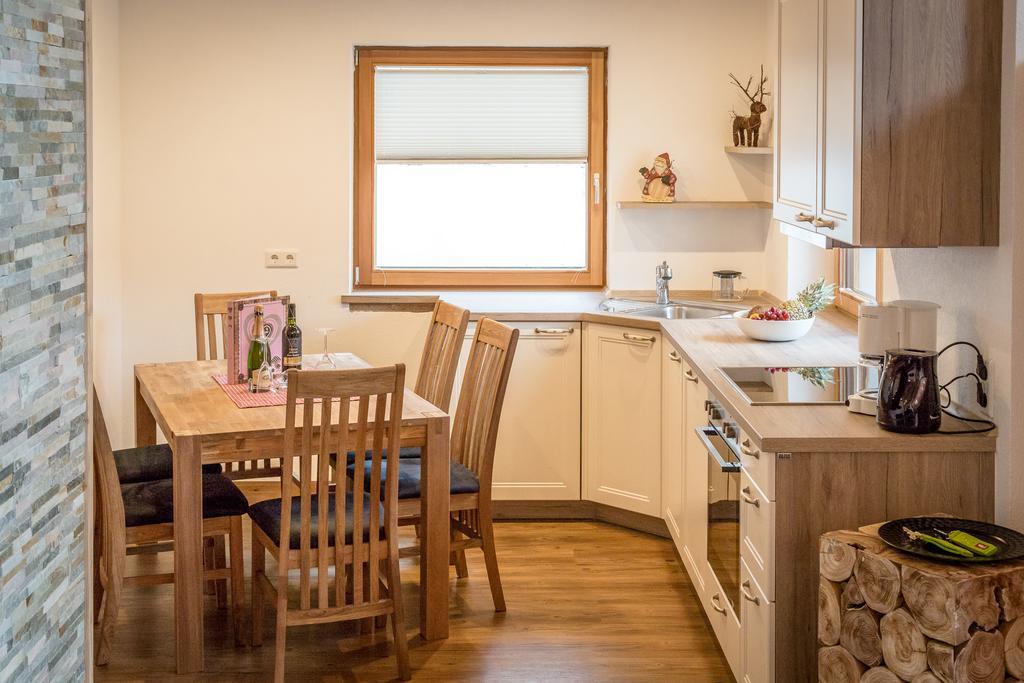 Zugspitzchalets Biberwier Room photo